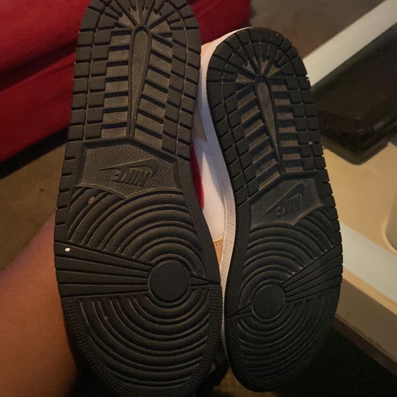 Jordan 1s mid - Picture 3 of 4